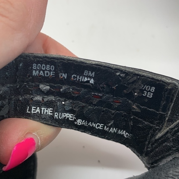 Clark’s Black Leather slip on sandals 2” heel. BSN0878F - Picture 8 of 9